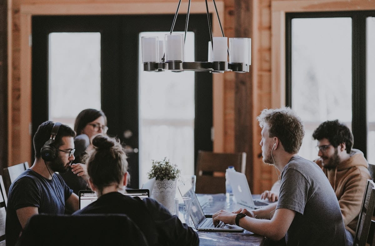 Collega’s van Werkgroup in overleg